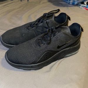 Mens Black Nikes size 8.5!